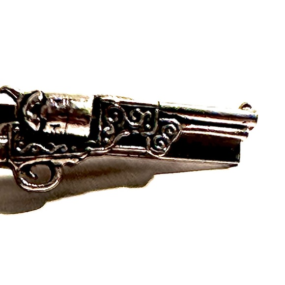 Revolver Tie Clip - Picture 3 of 5